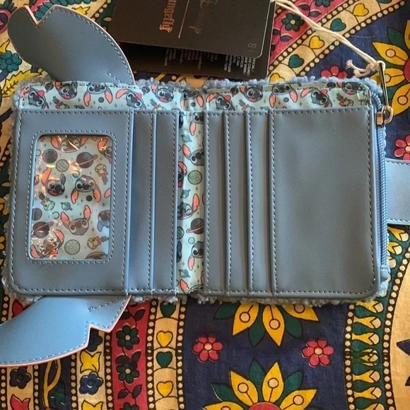 NWT Loungefly Disney Stitch Wallet - Picture 4 of 5